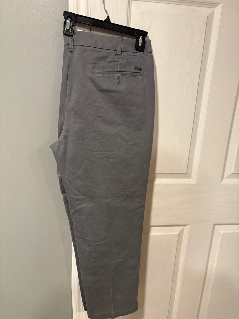 Izod Men's Gray straight leg pants Chinos